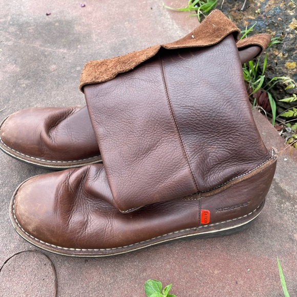 Kickers - Picture 2 of 3